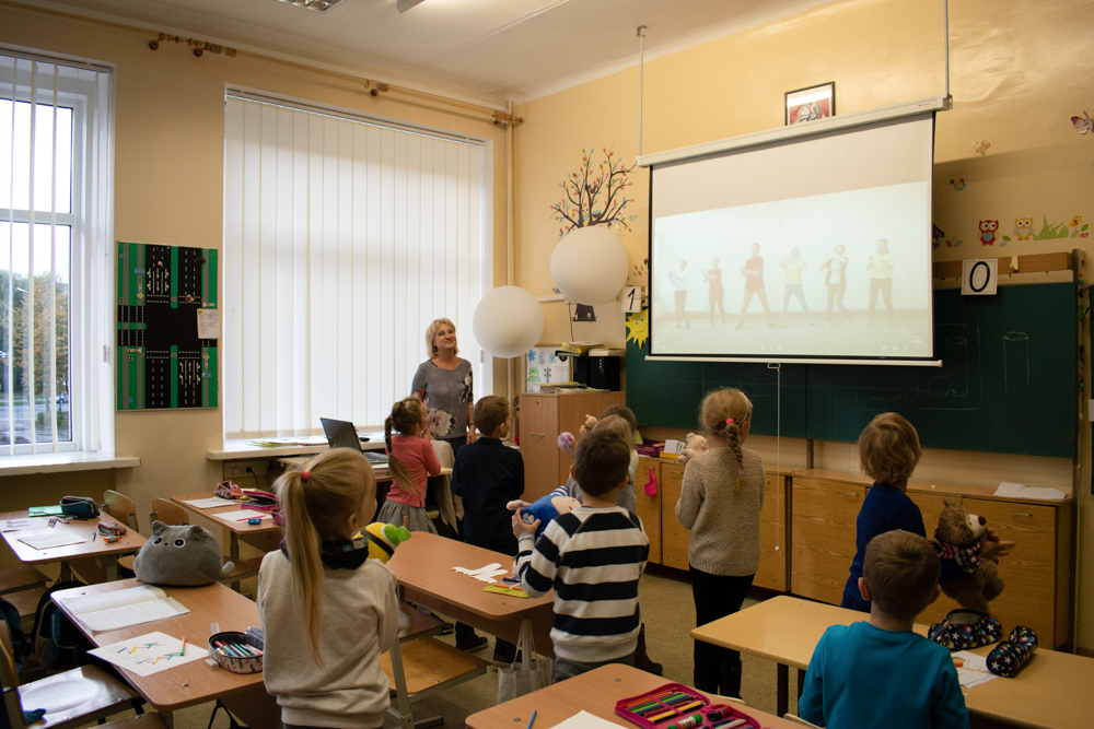 Children dancing at Sendvaris Progymnasium Klaipeda