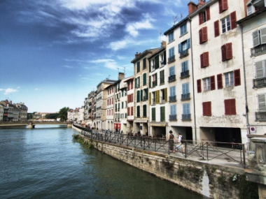 Bayonne: Restoring Buildings and Citizen Participation Bayonne: Restoring Buildings and Citizen Participation